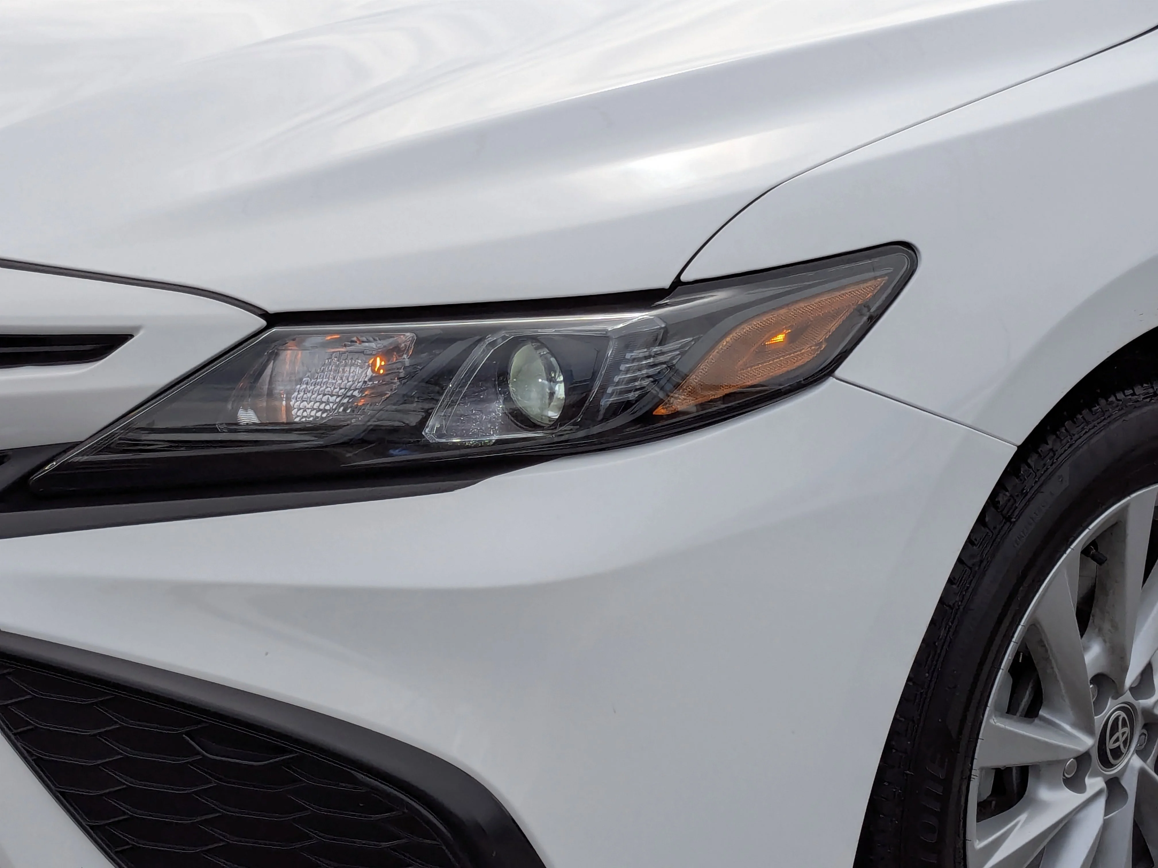 Used 2024 White Toyota SE - Toyota Safety Sense - Heated Seats & More image 11