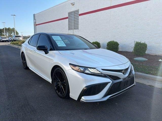 Certified Used 2021 MID BLK/WIND CHILL Toyota  image 1