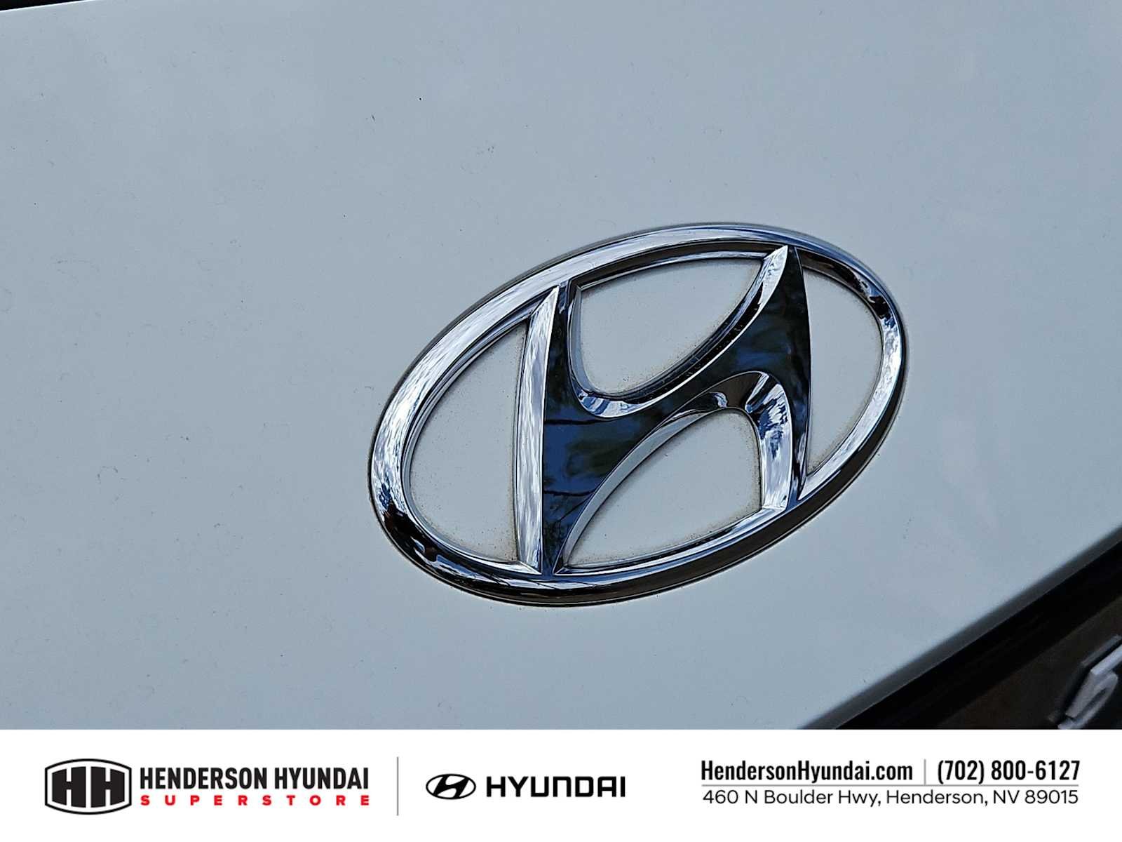 Used 2024 Atlas White Hyundai SEL image 11