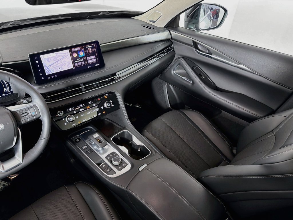 Used 2026 Mineral Black INFINITI LUXE image 25