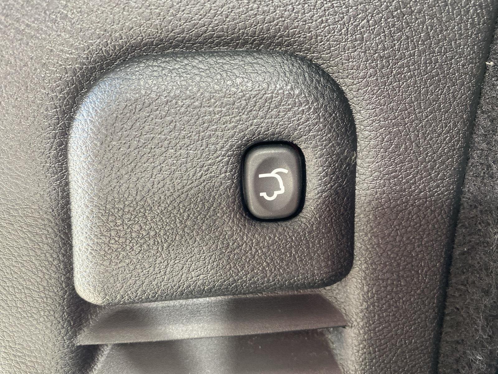 Used 2025 White Knuckle Dodge R/T image 8
