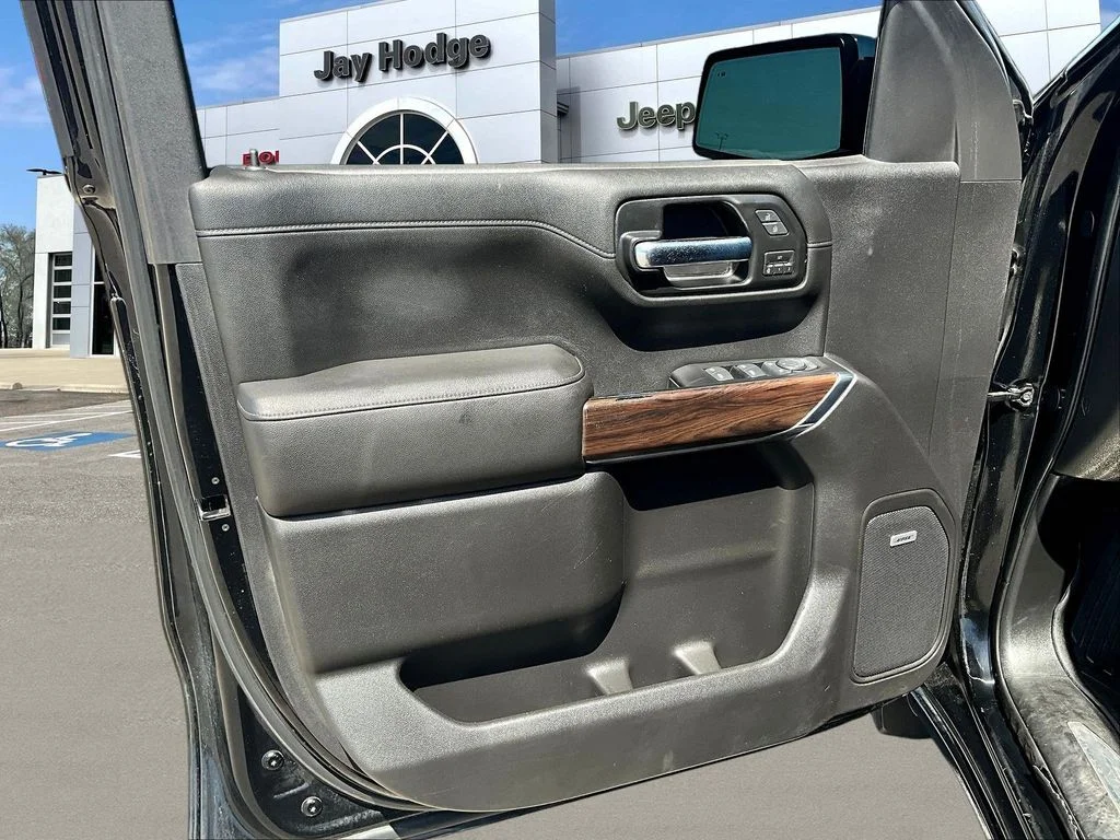 Used 2019 Black GMC SLT image 22