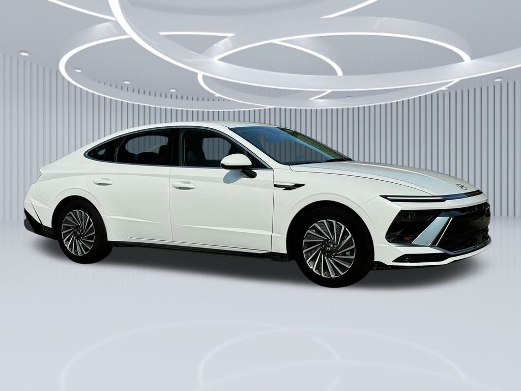 New 2025 White Hyundai SEL image 29