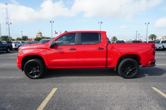 Used 2024  Chevrolet Custom image 9