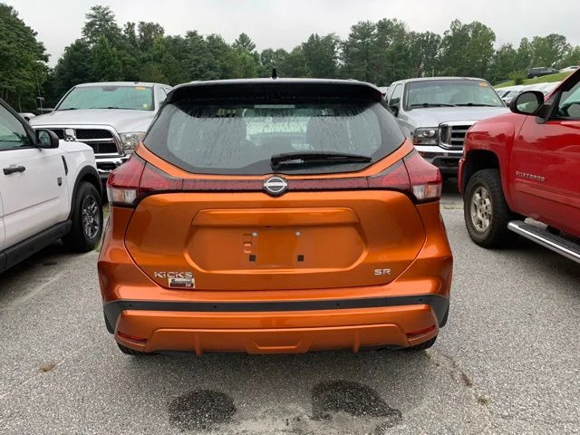 Used 2022 Orange Nissan SR image 6