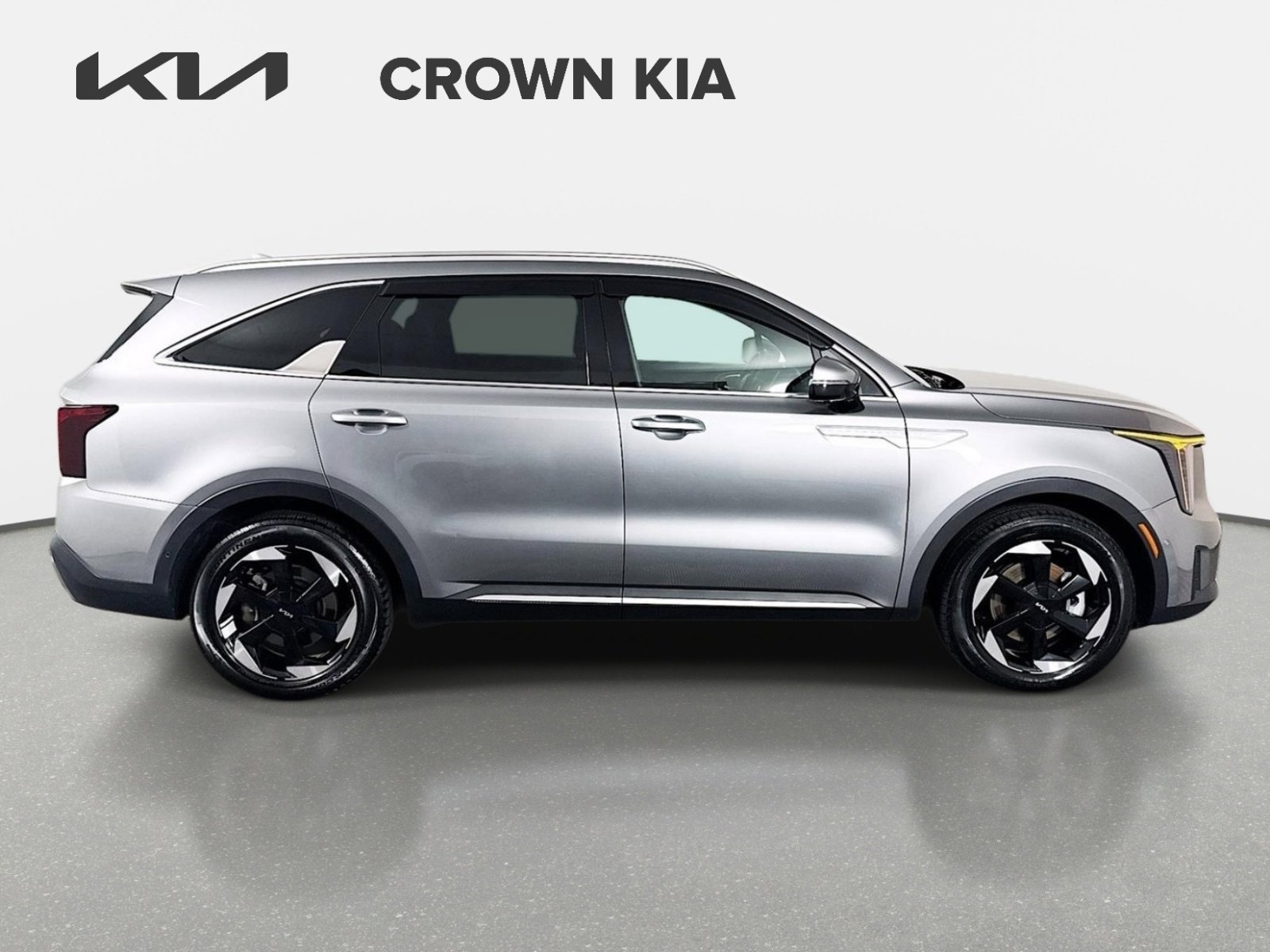 Used 2025 Steel Gray Kia SX Prestige image 4