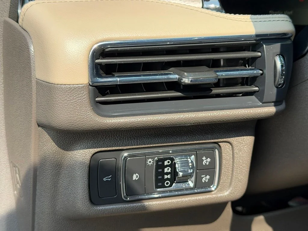 Used 2022 Blue Lincoln Reserve image 23