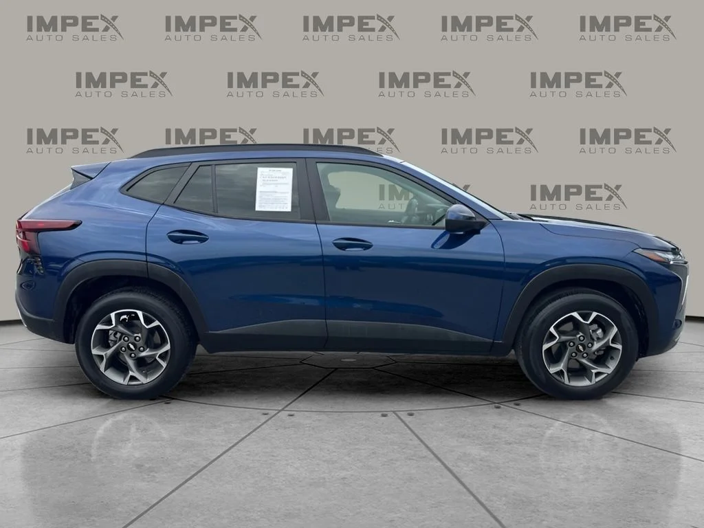 Used 2024 Blue Chevrolet LT image 6