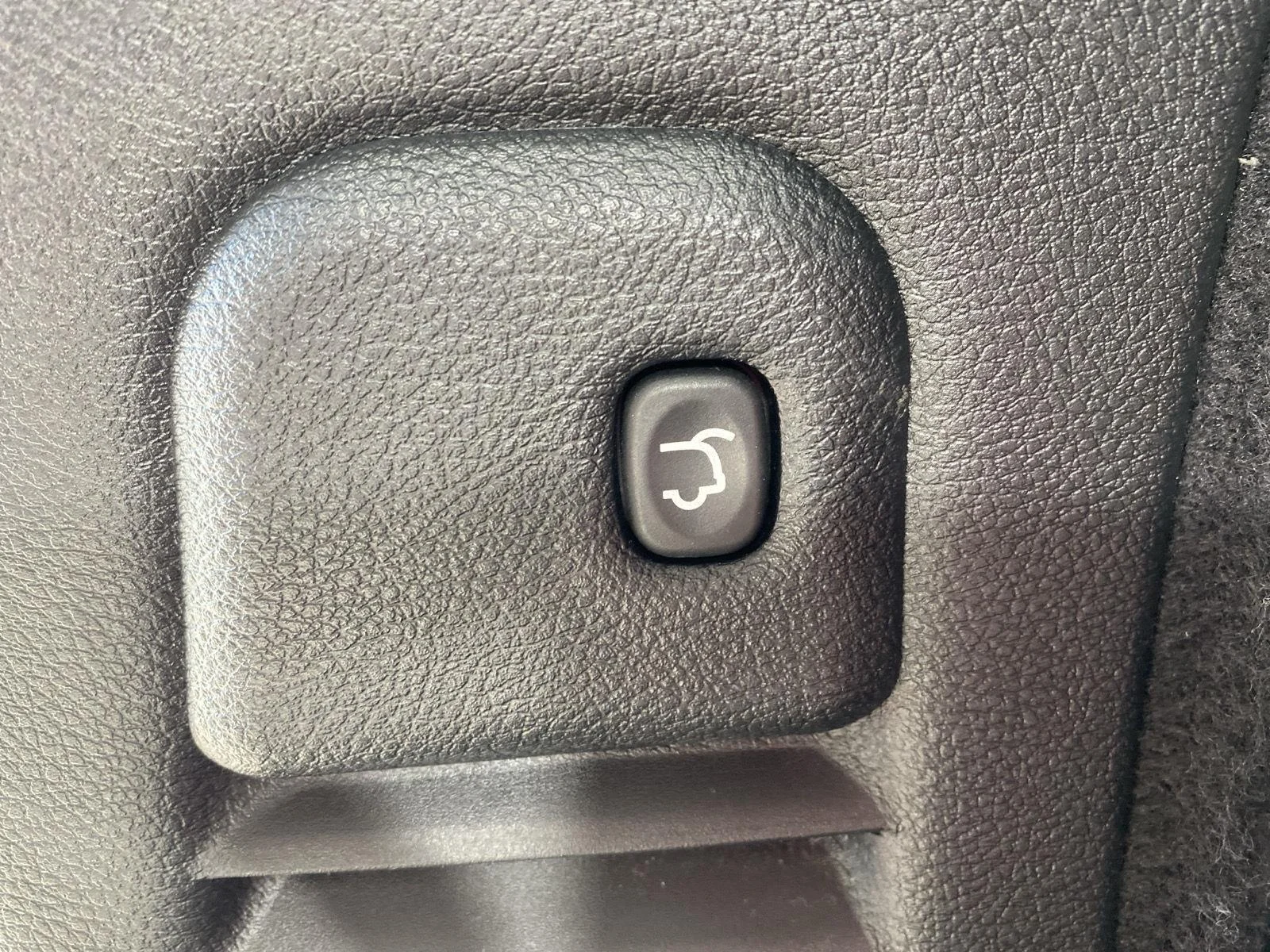 Used 2025 White Knuckle Dodge R/T image 8