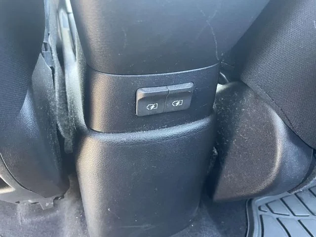 Used 2020 Blue Nissan SV image 11