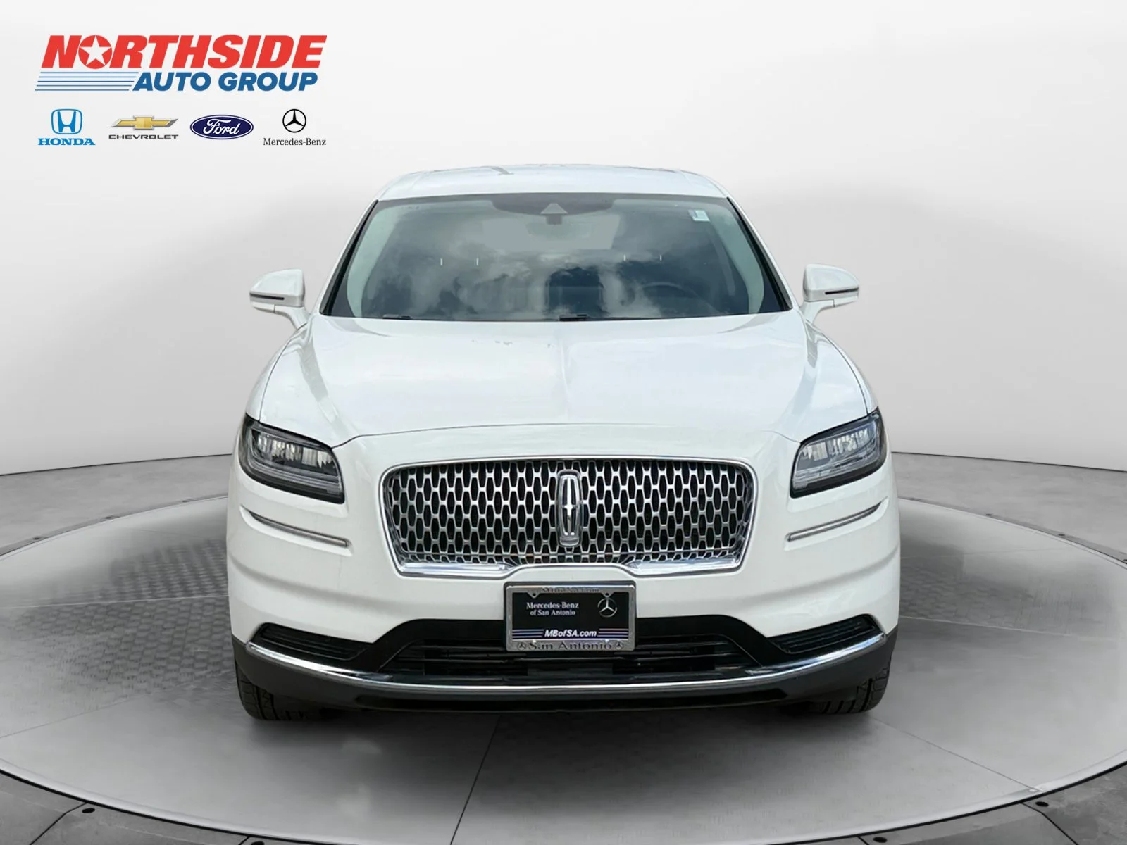 Used 2023 Pristine White Metallic Tri-Coat Lincoln Standard image 2