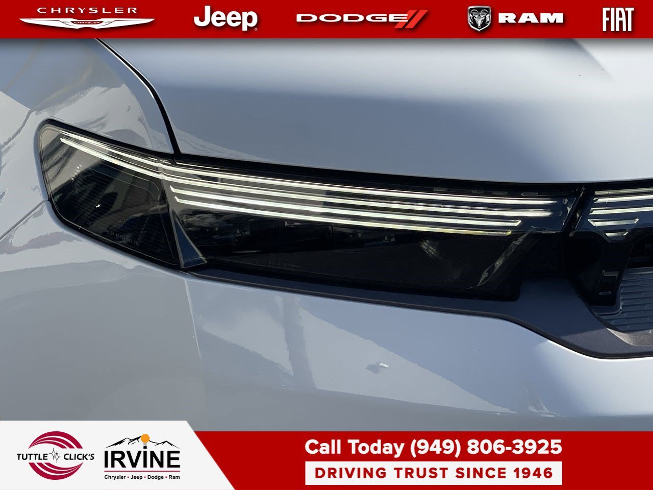 New 2026 Bright White Clear-Coat Exterior Paint Jeep Limited Reserve image 7