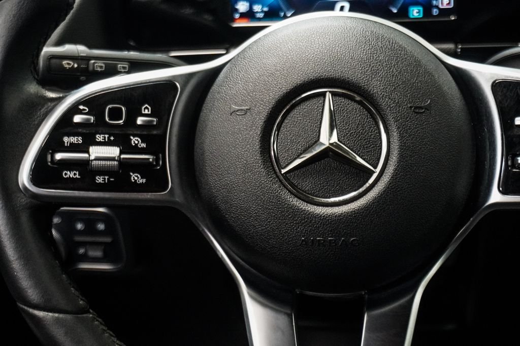 Used 2022 White Mercedes-Benz GLA 250 image 15