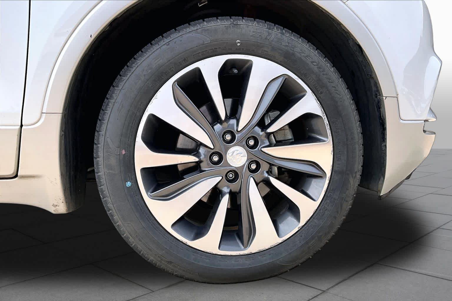 Used 2017 White Frost Tricoat Buick Preferred II image 11