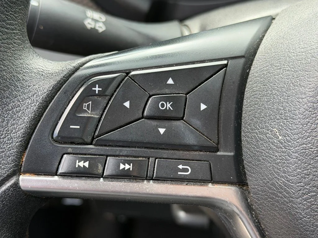 Used 2023 Red Nissan SV image 15