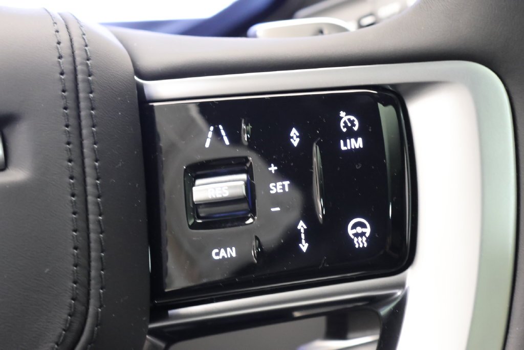 New 2027 Fuji White Land Rover SE image 19