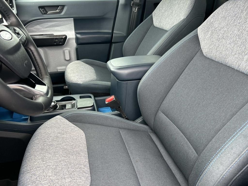Used 2025 Azure Gray Metallic Ford XLT image 27