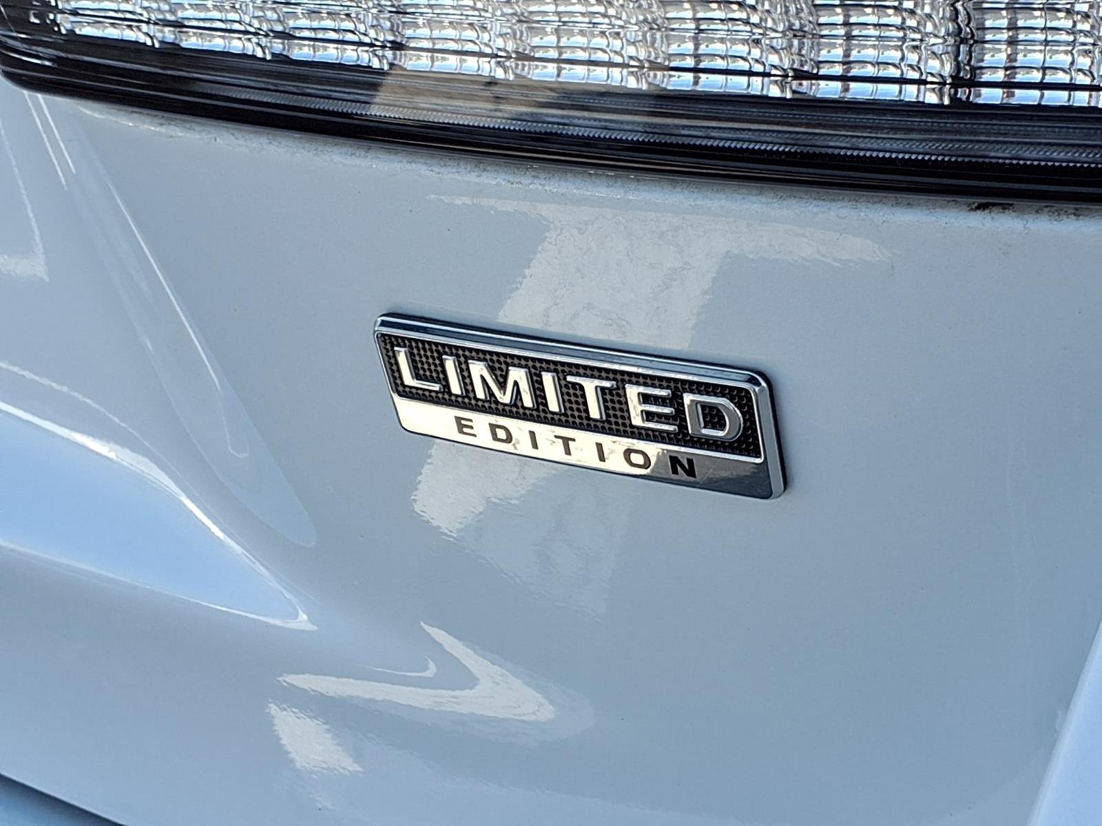 Used 2025 White Mitsubishi 2.0 LE AWC image 27