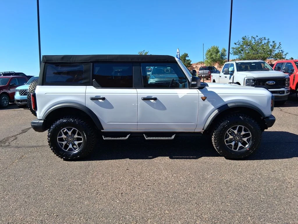 Used 2024 Oxford White Ford Badlands image 6