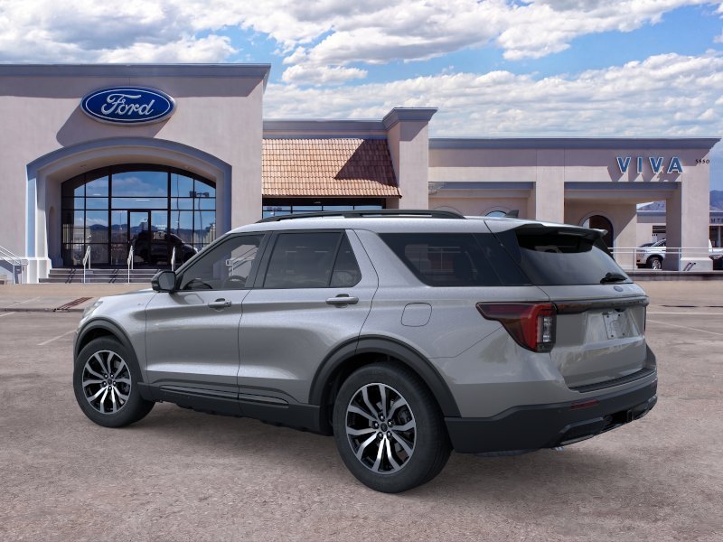 New 2026 Carbonized Gray Metallic Ford ST-Line image 4