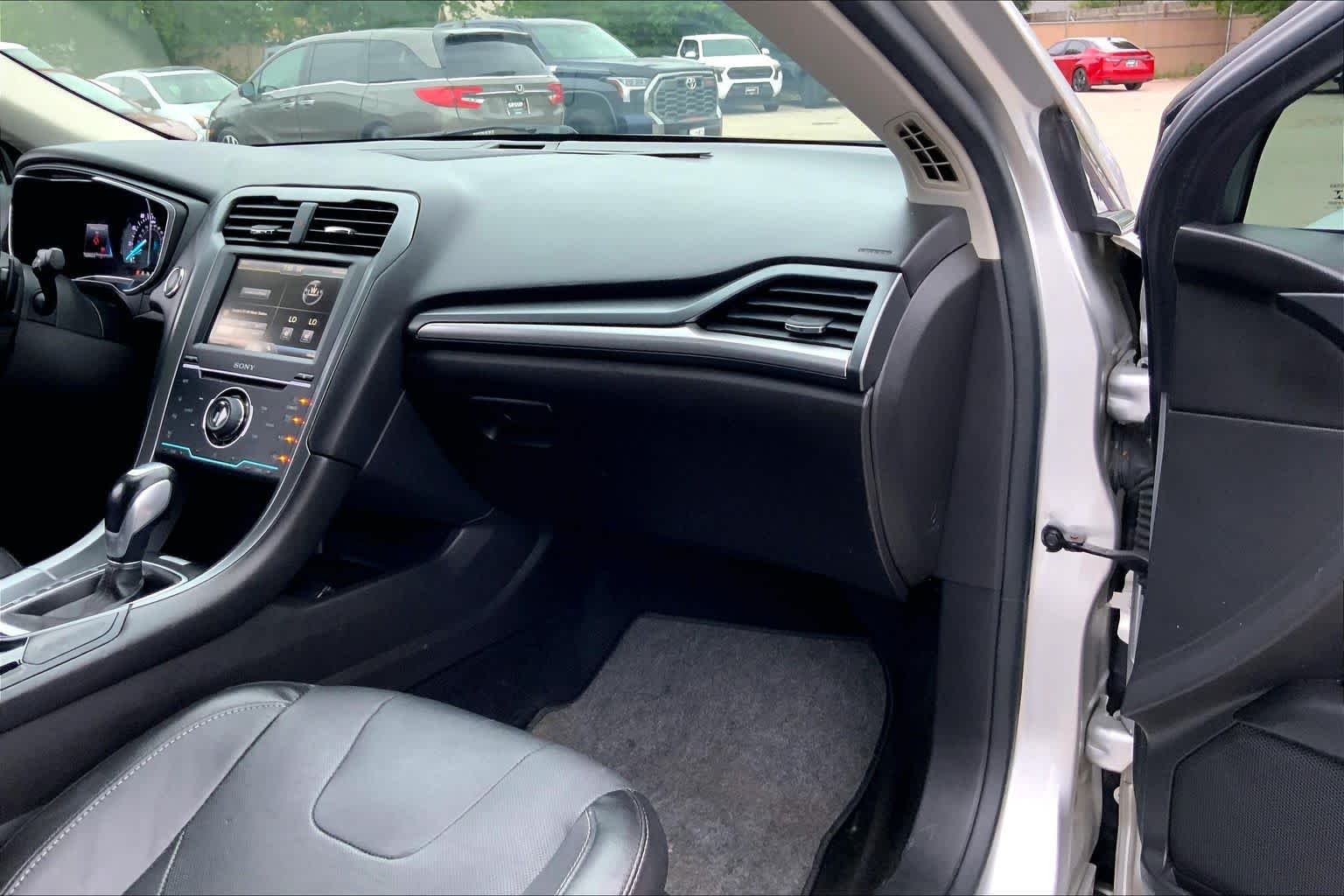 Used 2014 Ingot Silver Metallic Ford Titanium image 18