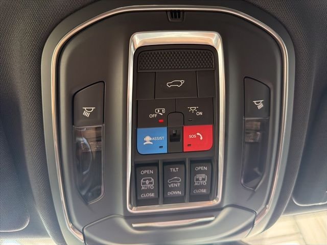 New 2026 Silver Zynith Exterior Paint Jeep  image 37