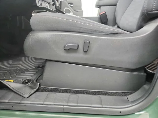 Used 2023 Green Nissan SV image 21