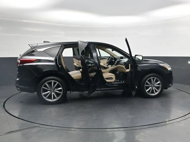 Used 2023  Acura Technology Package image 42