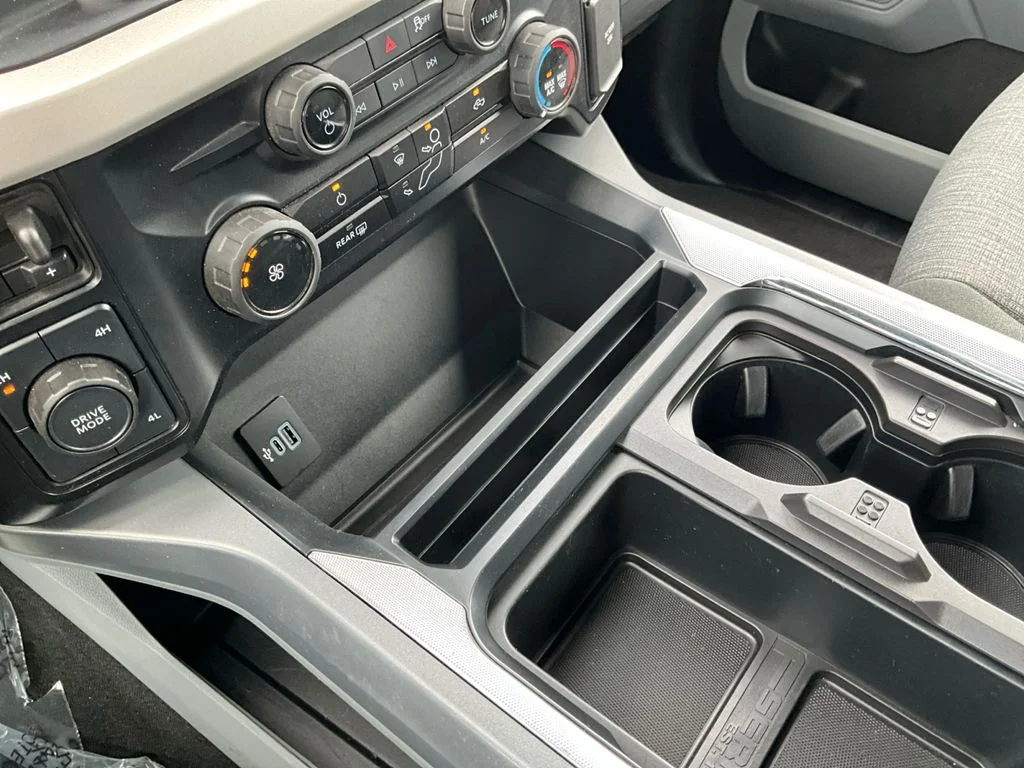 Used 2025 Agate Black Metallic Ford XLT image 20