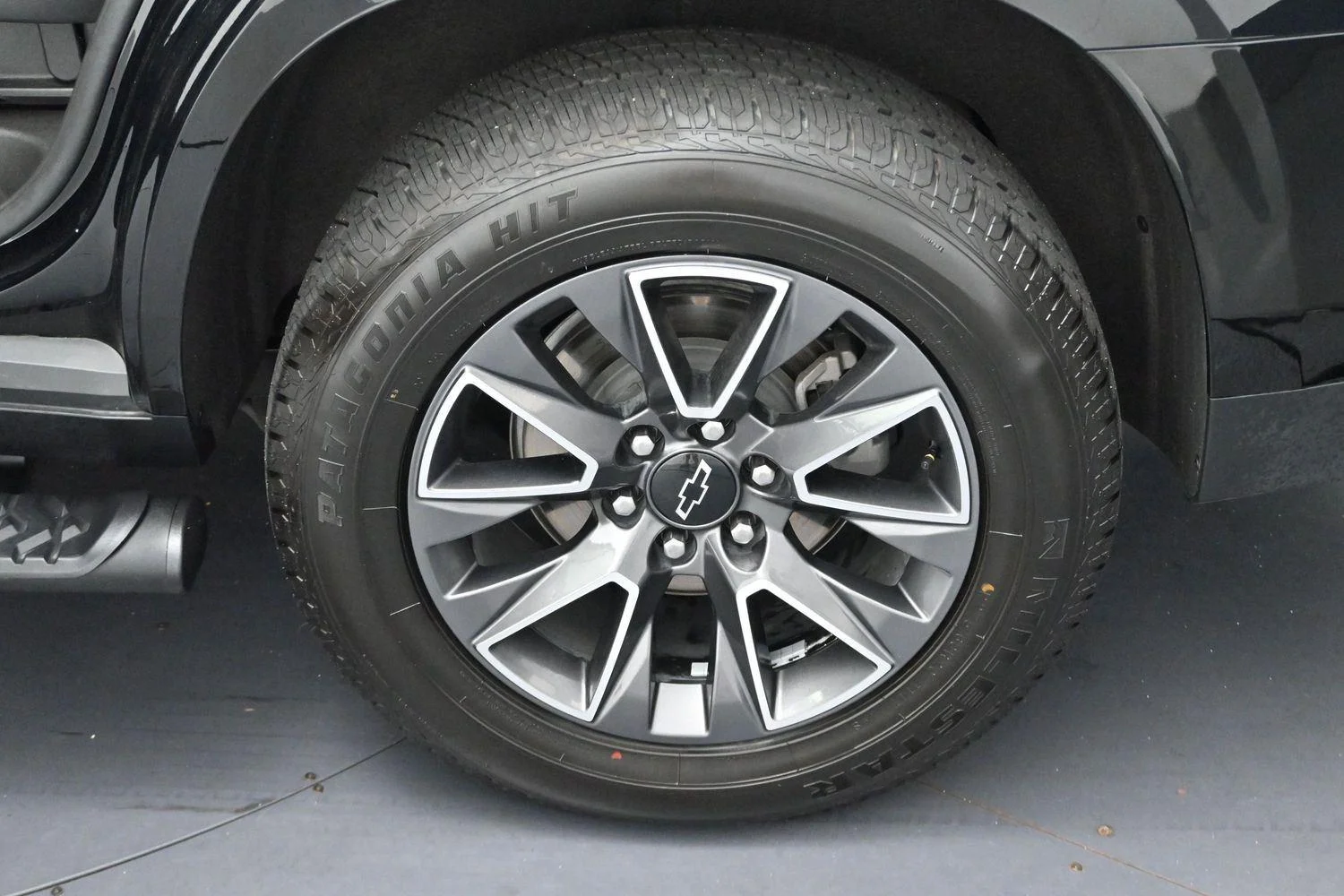 Used 2023 Black Chevrolet Z71 image 32