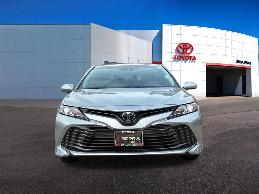 Used 2018 Silver Toyota LE image 8