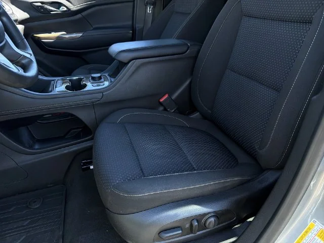 Used 2023 Silver GMC SLE image 22