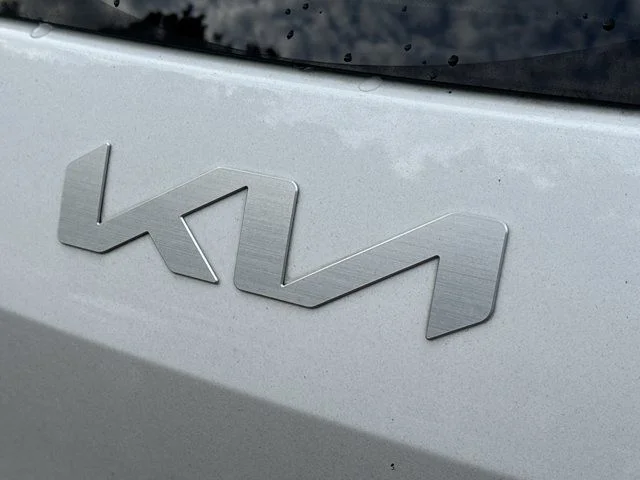 Used 2024 White Kia GT-Line image 10