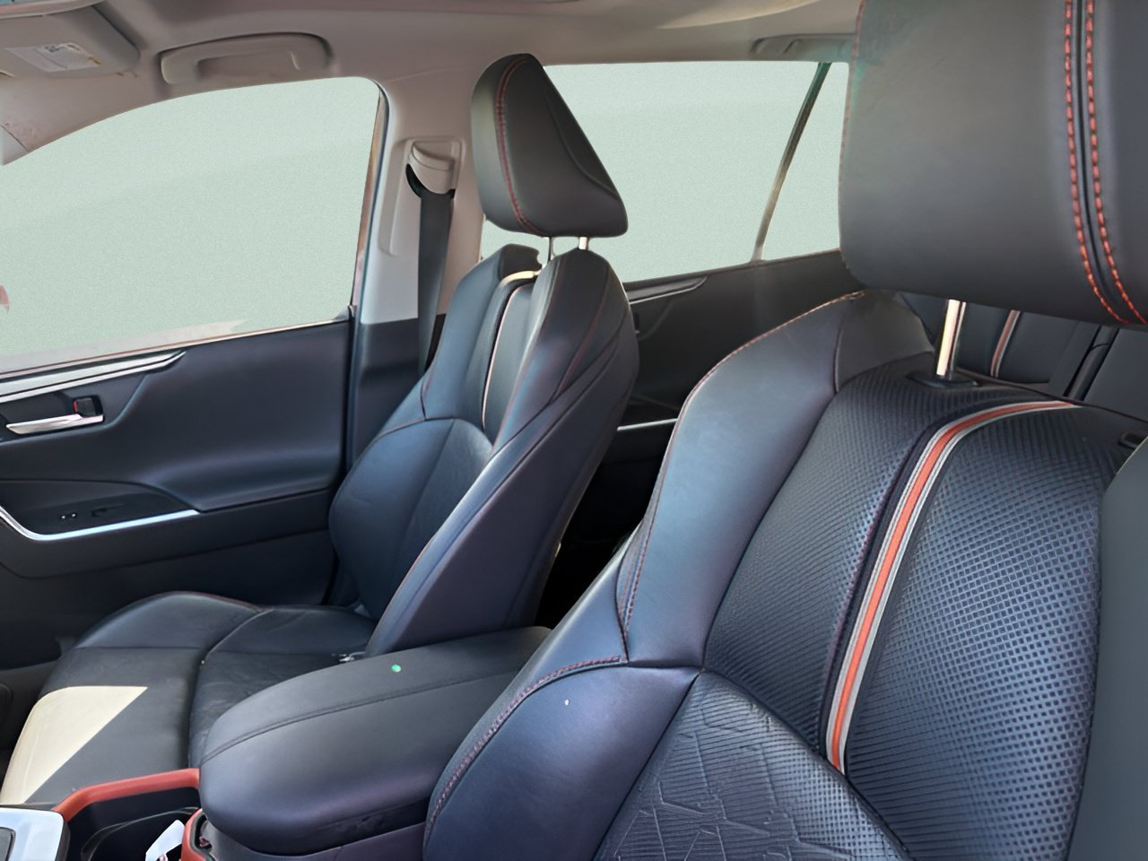 Used 2019 Ruby Flare Pearl Toyota Adventure image 17