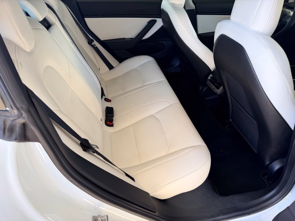 Used 2018 White Tesla Long Range image 30