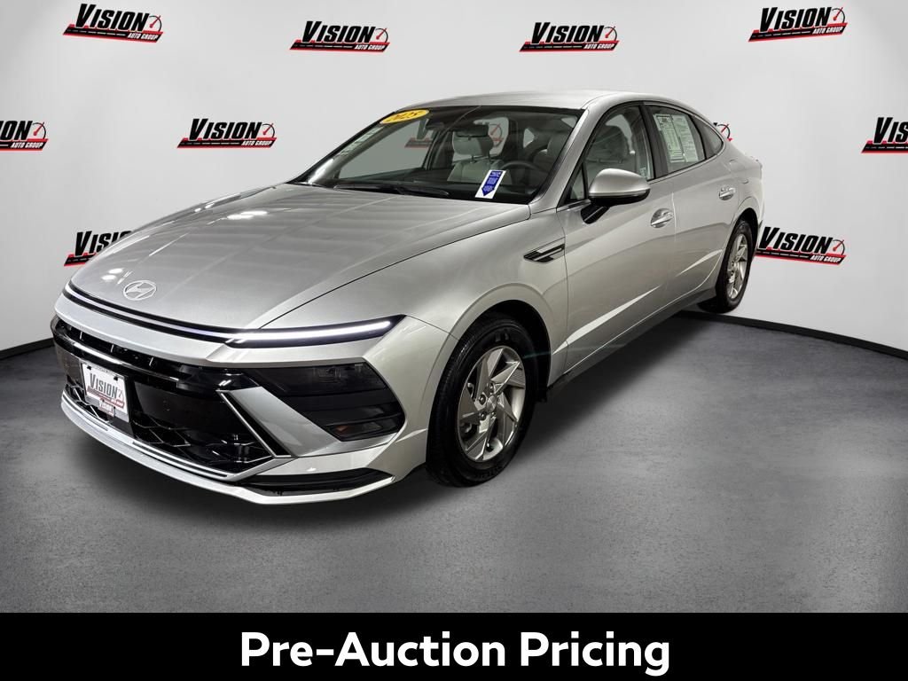 Certified Used 2025 Silver Hyundai SE image 1