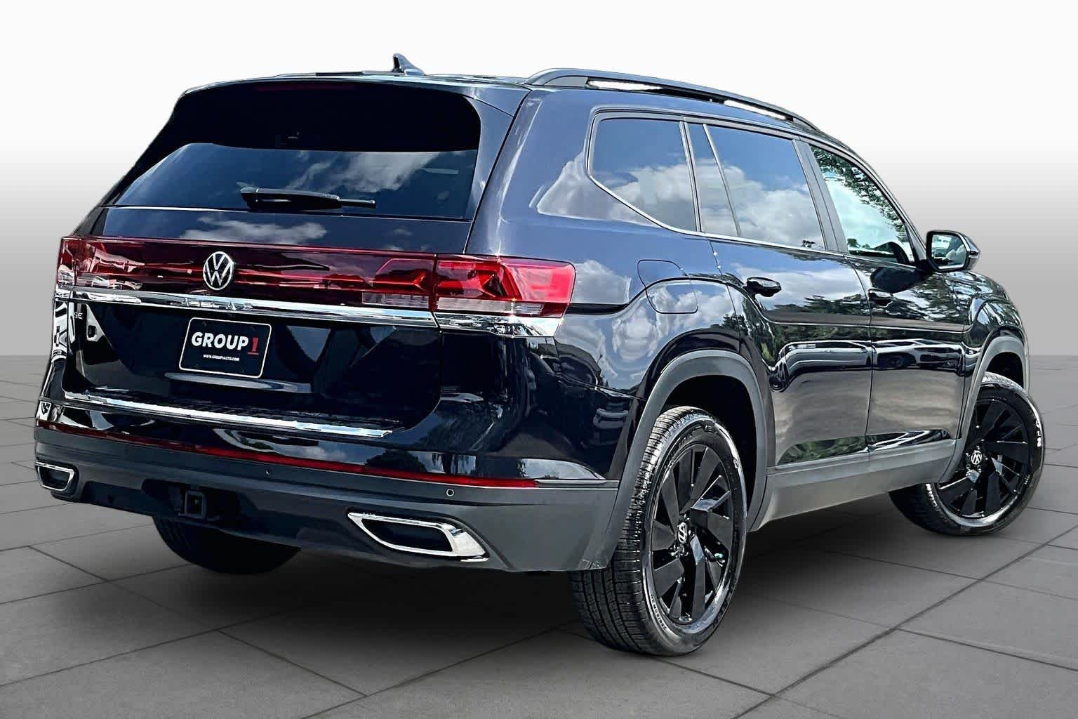 Used 2026 Deep Black Pearl Volkswagen 2.0T SE w/Technology image 12