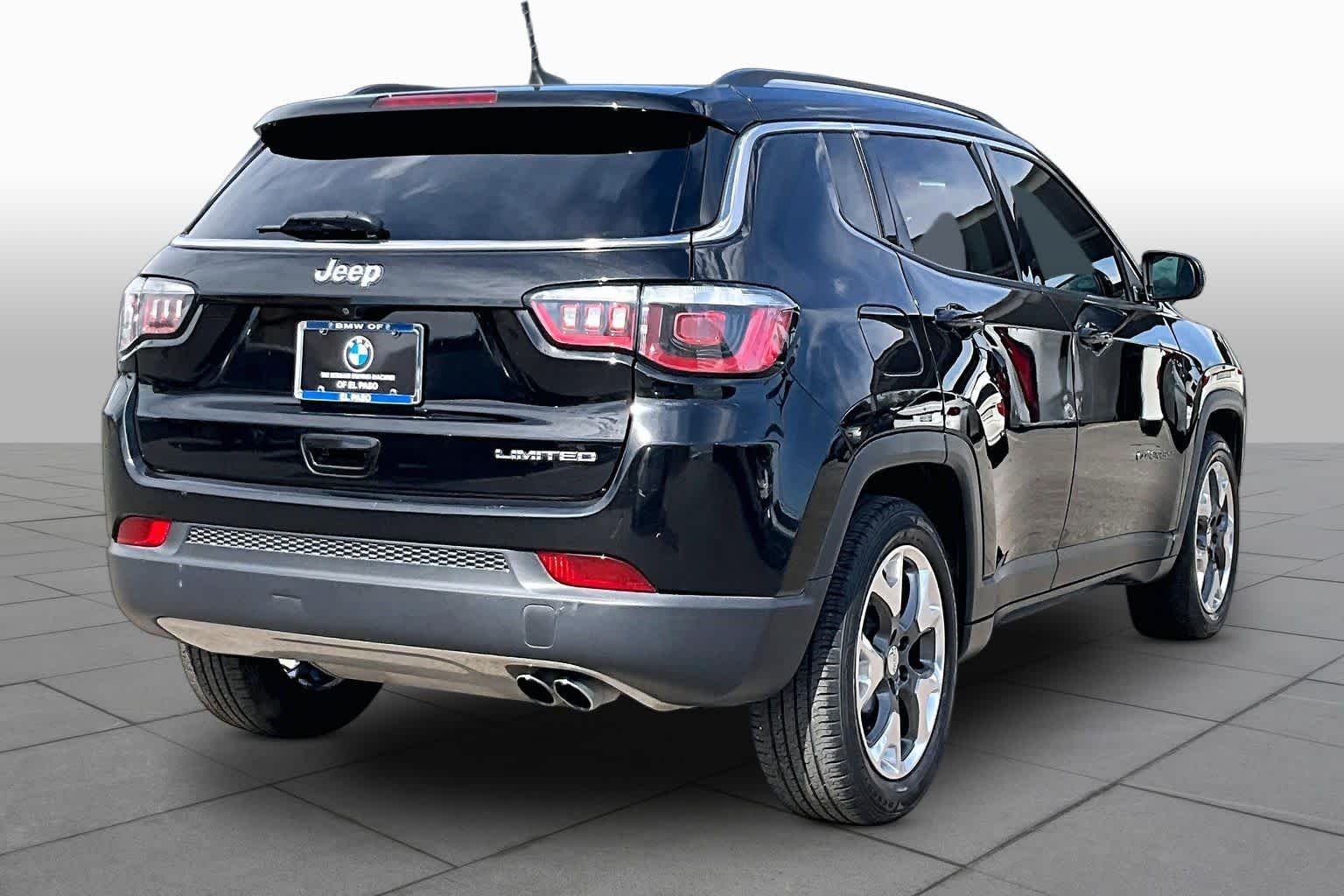 Used 2019 Diamond Black Crystal Pearlcoat Jeep Limited image 12