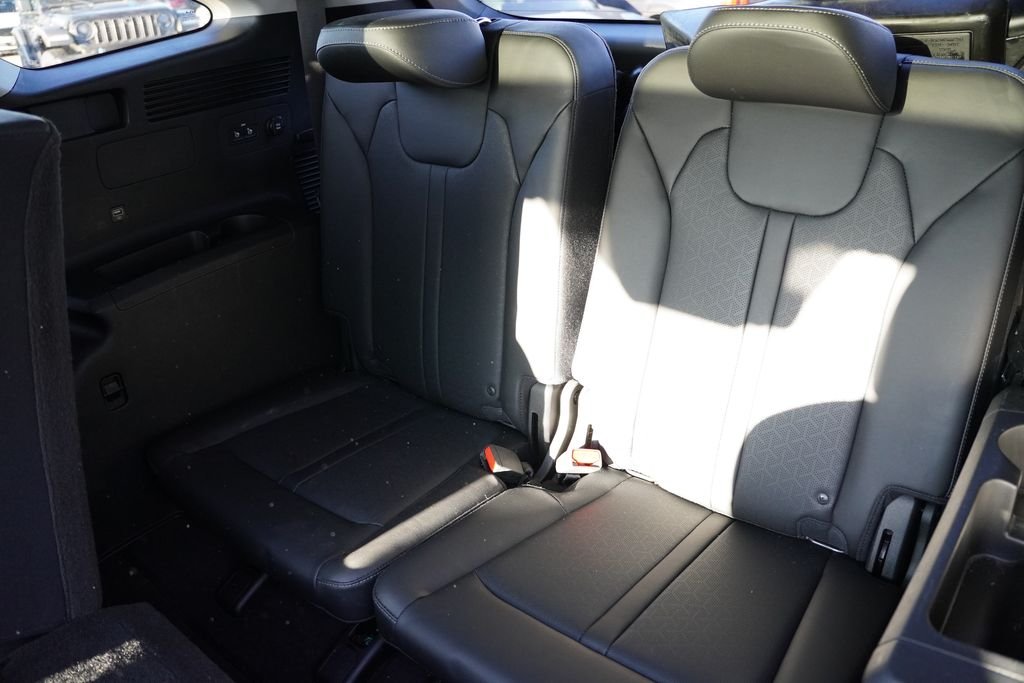 Used 2023 Passion Red Kia X-Line S image 22