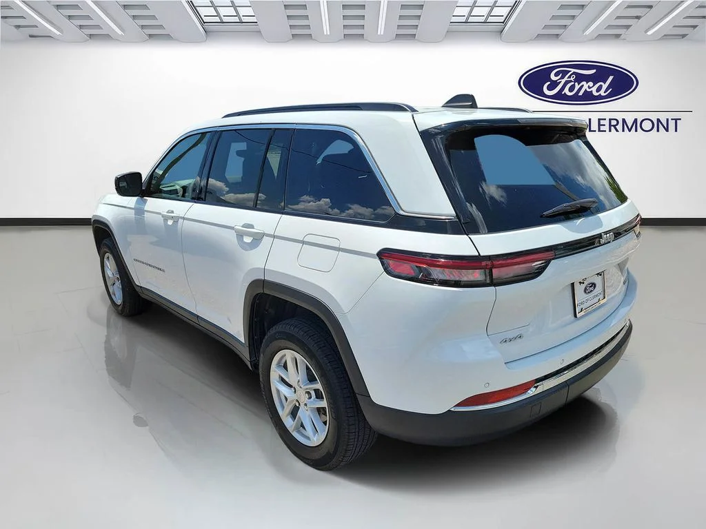 Used 2024 Bright White Clearcoat Jeep Laredo X image 3