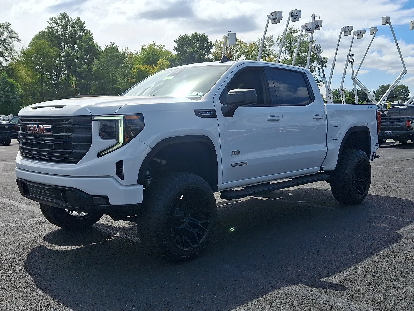 Used 2022 Summit White   Gaz GMC Elevation image 5