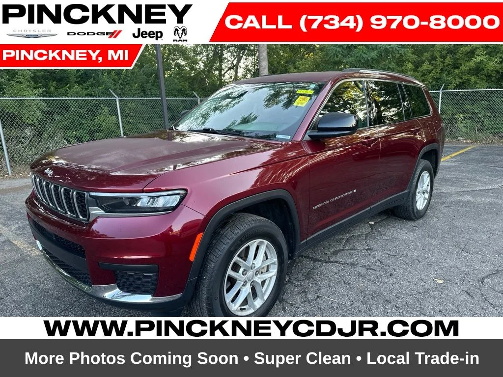 Used 2022 Red Jeep Laredo image 1