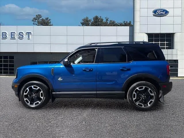 Used 2024 Atlas Blue Metallic Ford Outer Banks image 5