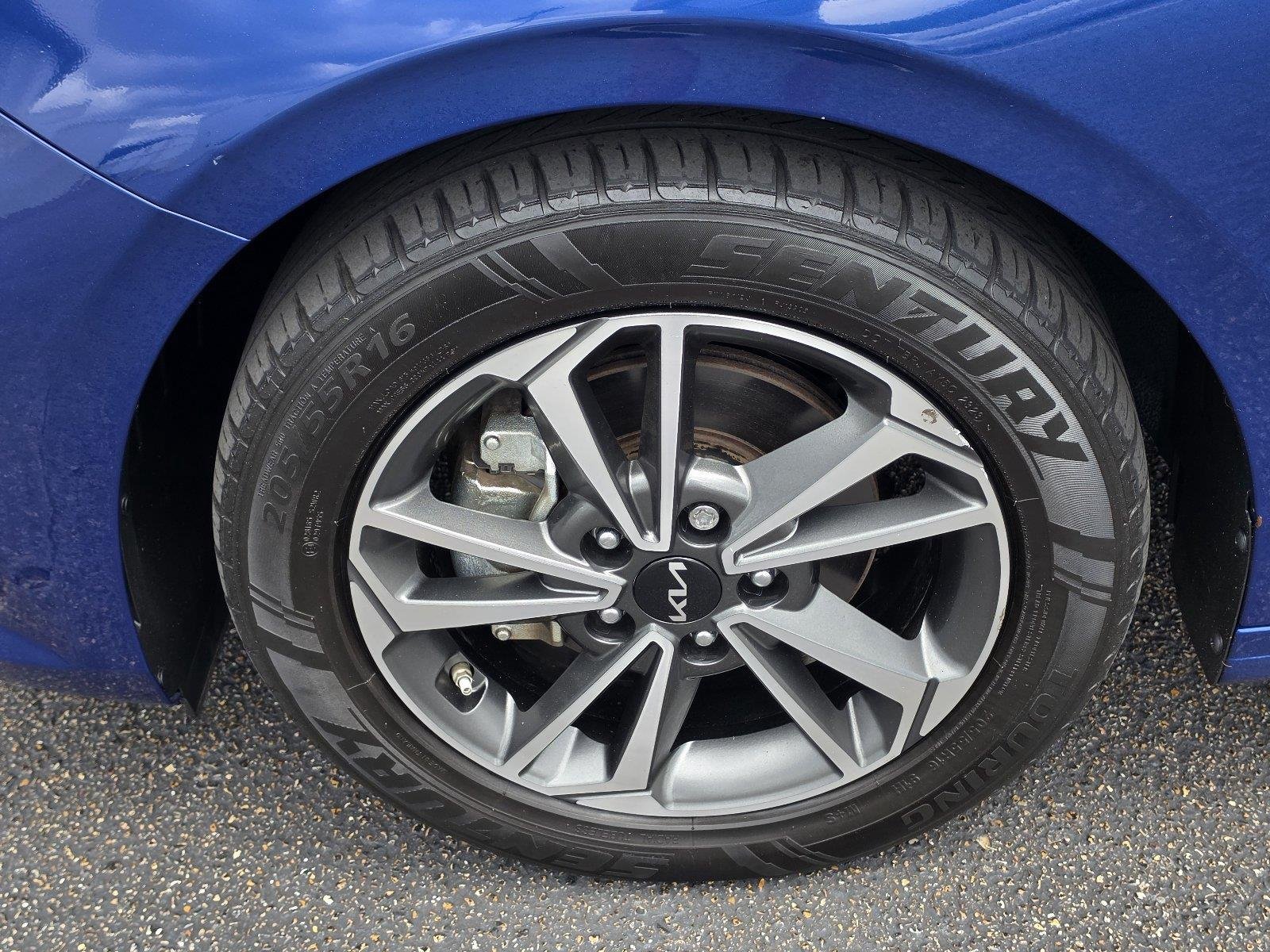 Used 2023 Deep Sea Blue Kia LXS image 35