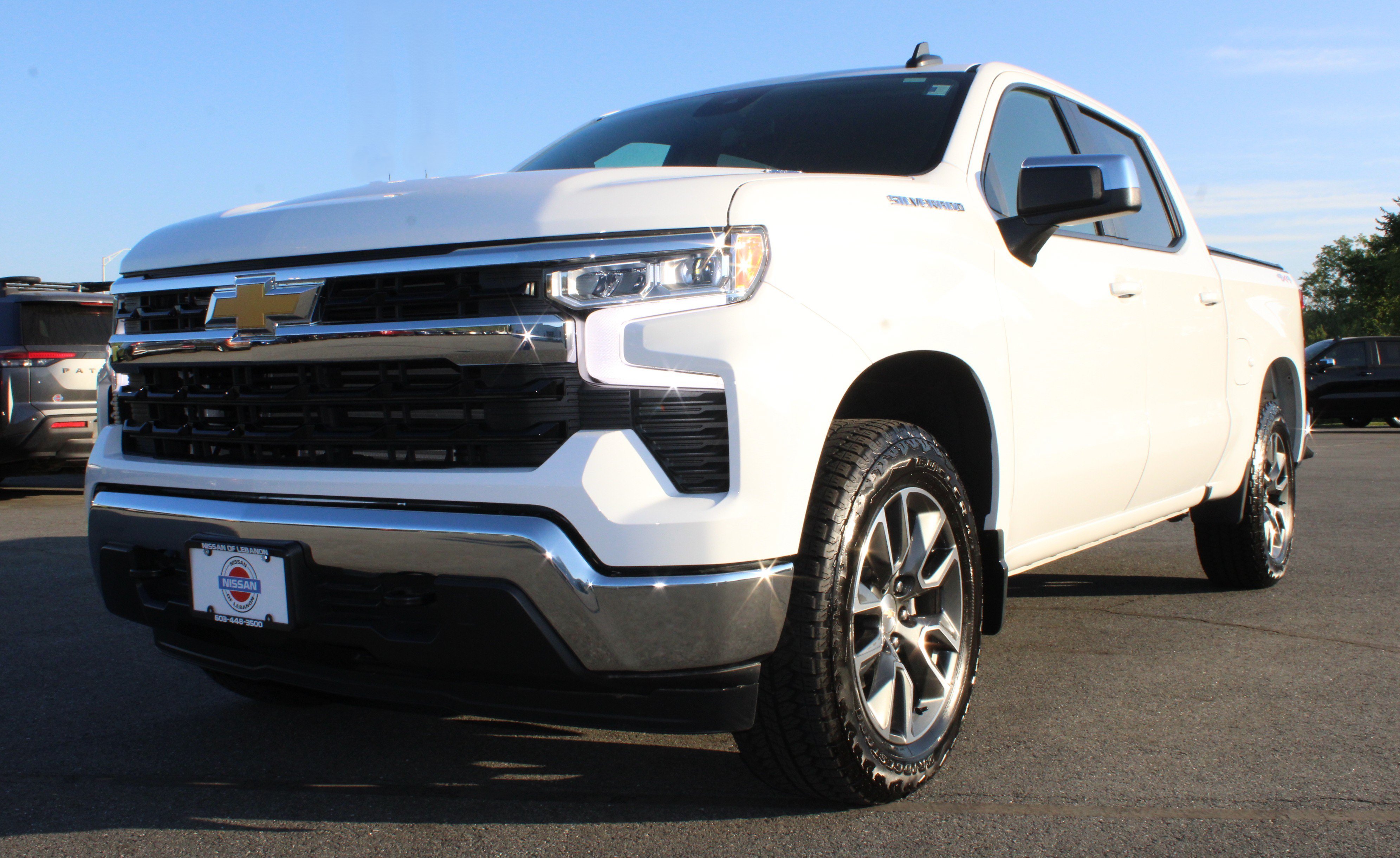 Used 2024 Summit White Chevrolet LT image 1