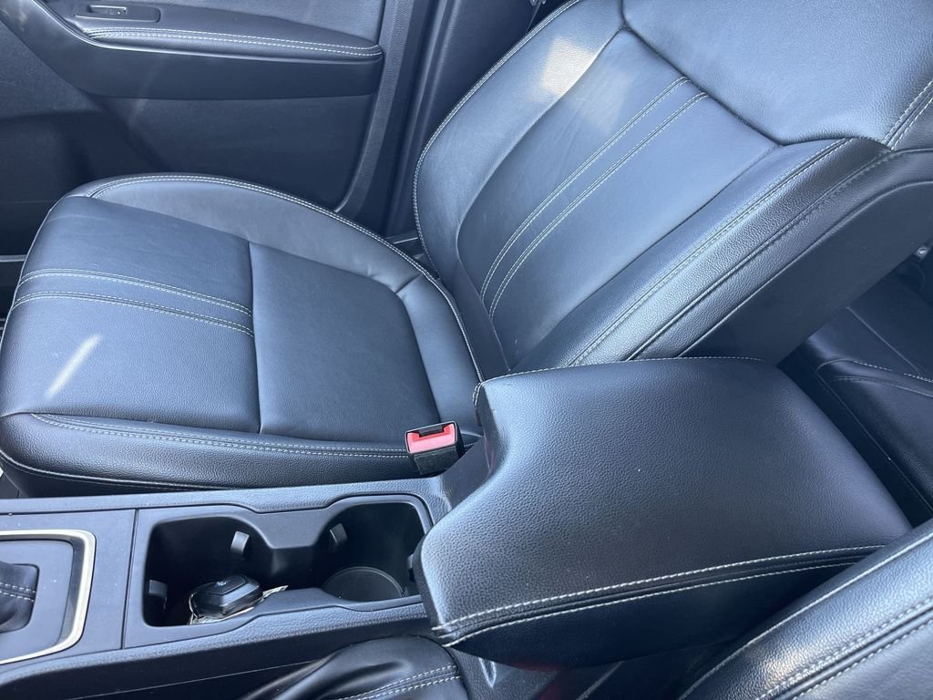 Used 2020 White Ford Lariat image 21