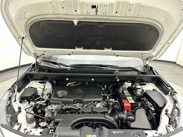 Used 2021 White Toyota XLE image 27