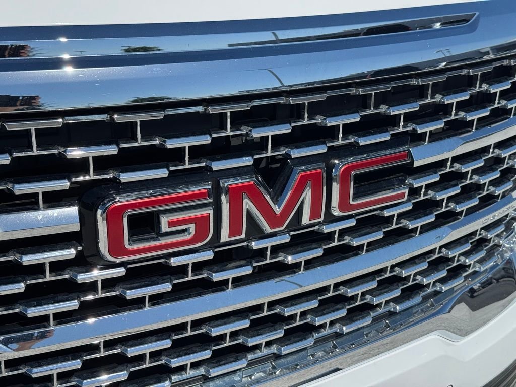 Used 2023 White GMC Denali image 9