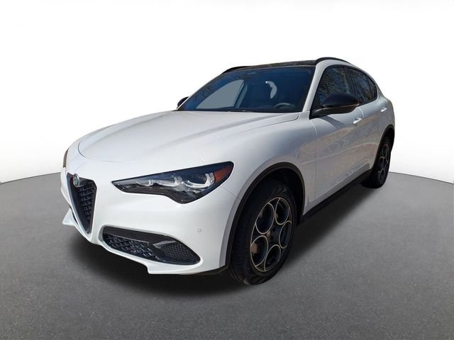 2025 Alfa Romeo Stelvio Base