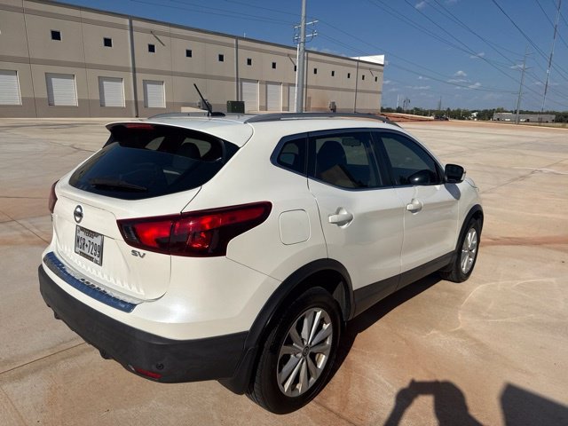 Used 2019 White Nissan SV image 5
